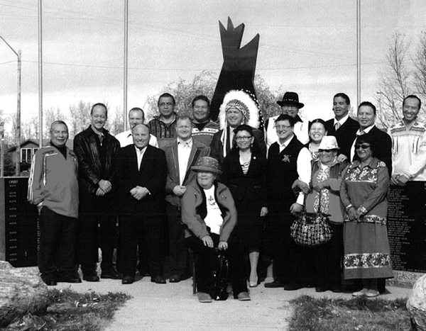 Alexis Nakota Sioux First Nation and FireBox Energy Systems signing ceremony.  (CNW Group/FireBox Energy Systems Ltd.).