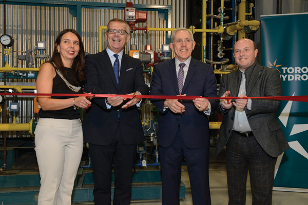 L to R: Ana Dominguez, President, Campbell Company of Canada; Anthony Haines, Toronto Hydro, President and CEO; Bob Chiarelli, Minister of Energy; Peter Milczyn, MPP, Etobicoke-Lakeshore.